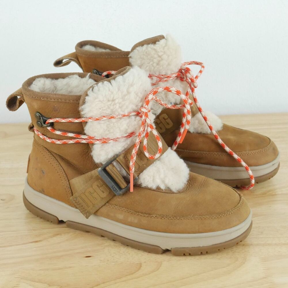 Ugg Size 7 Boots Cold Weather Hiker Gorpcore Utility Shearling Brown Preppy Boho